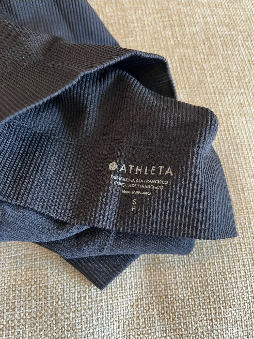 Athleta Aurora Plunge Sports Bra Small D-DD